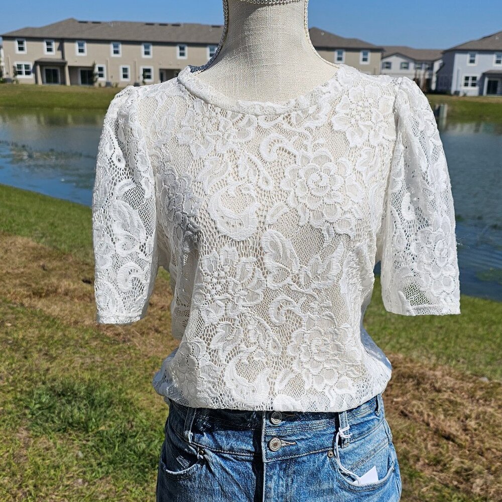 Floral Lace Short Sleeve Top - White  - Large